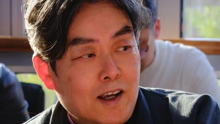 澳门回不像图正版资料,小男孩隔着玻璃和老虎“打起来”,决策资料解释落实_AR版V9.54